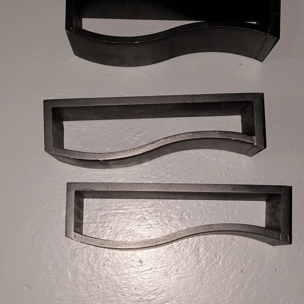 Set of 3 black wall shelves